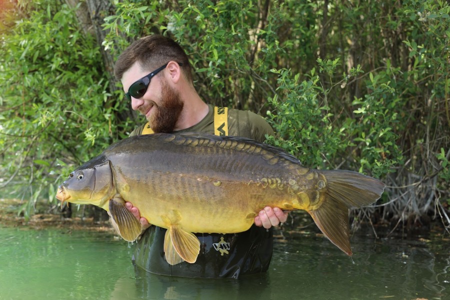 Cosmin Truta, 33lb, Co's Point, 26/04/2025