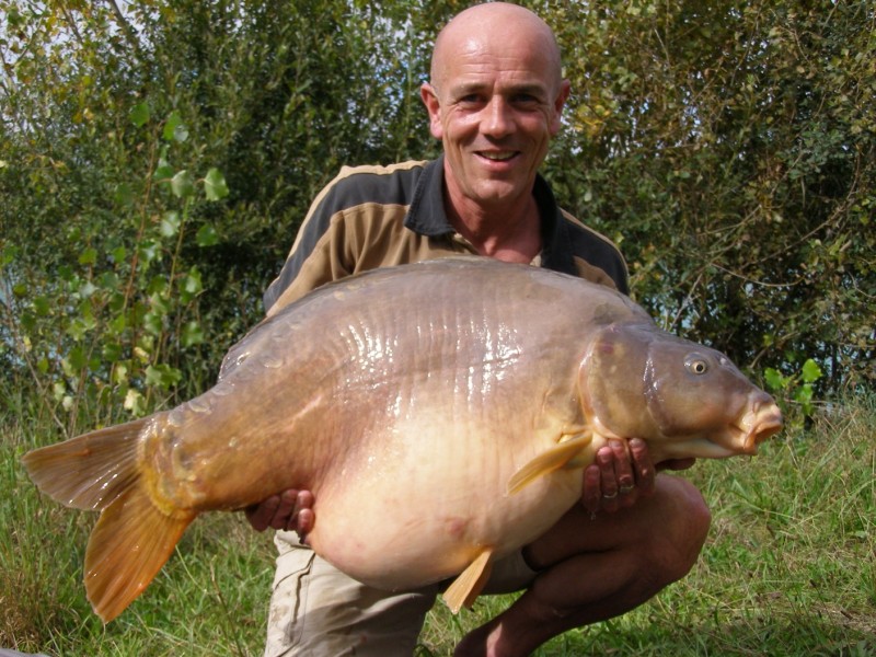 Mark with 'Discus'