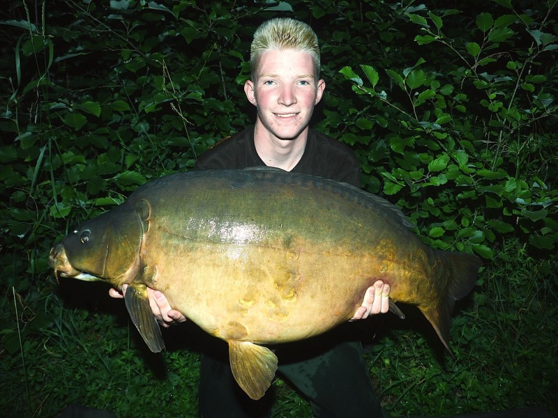 Lasse with a 36lb mirror
