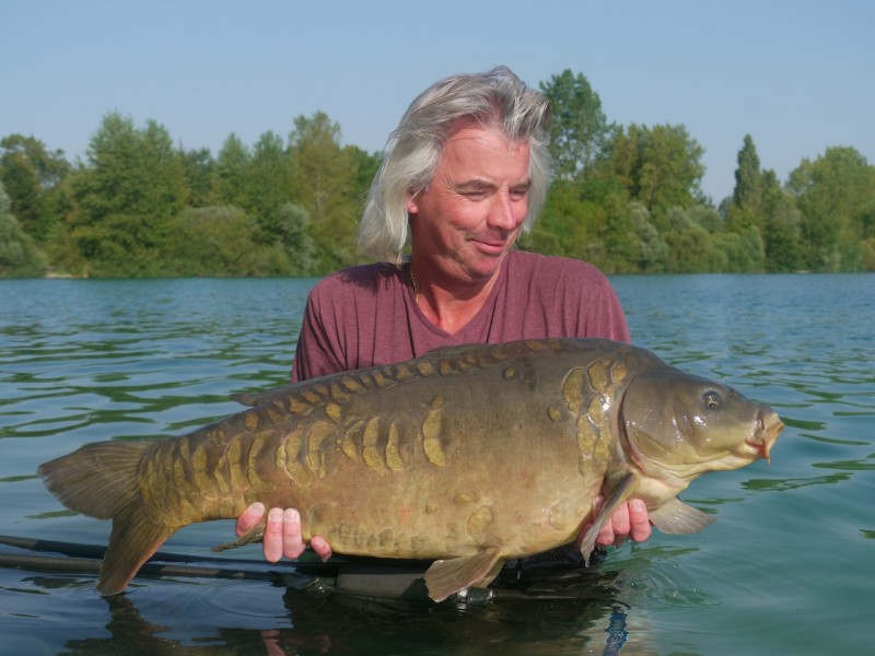 Geoff with a 30.06lb mirror
