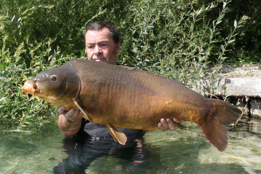 Roy with "spotty leather" 44.02lb, Big Girls July 2013