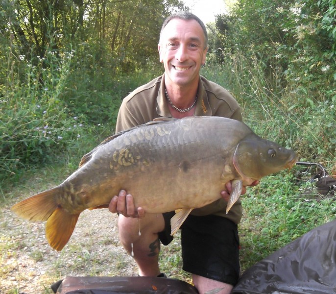 Russ with "broady's mirror" 30.10lb, The Tree Line July 2013