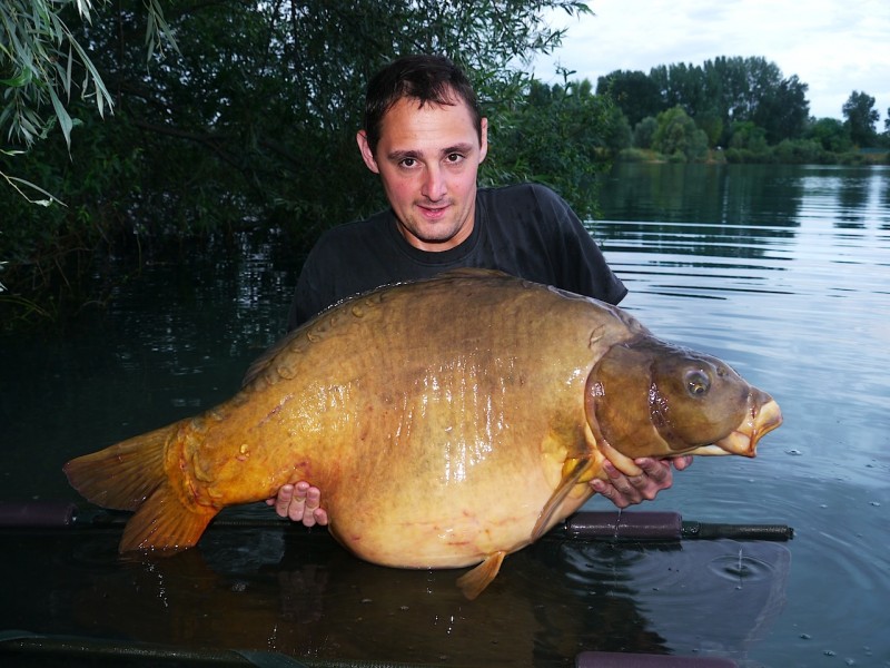 Rich with "Discus" 53.10lb Alamo July 2013