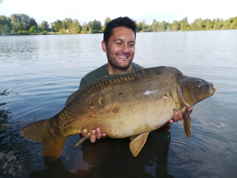 Smoky with a 34lb+ mirror