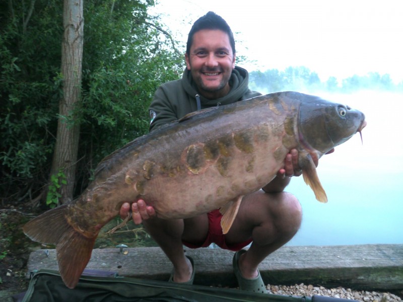Smoky with "Stoneacres" 32.08lb The Stink August 2013
