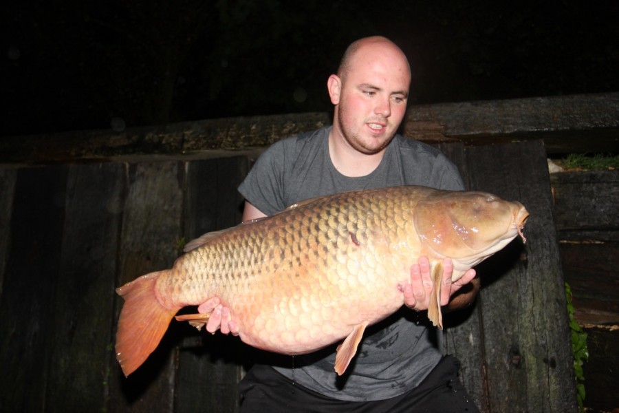 Gareth with arfur the common 39lb Oblivion September 2013