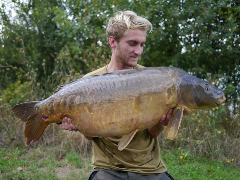 Tom with the survivor 45.11lb Alcatraz September 2013