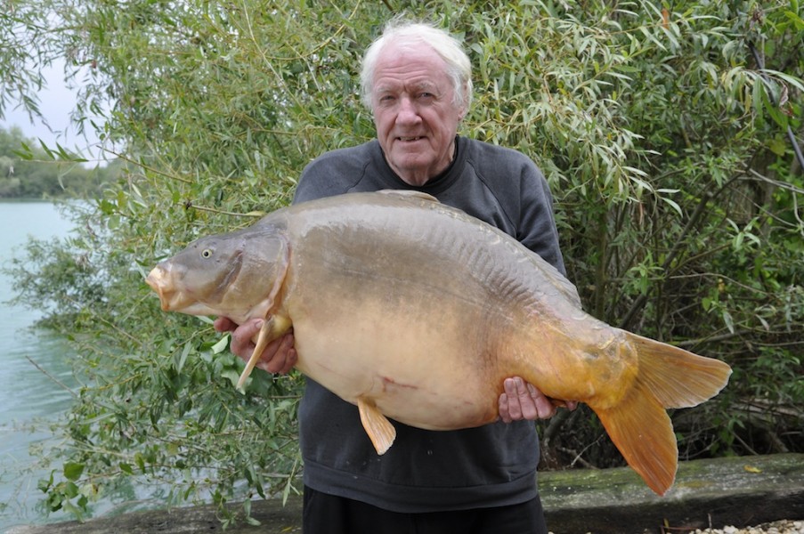 Tim with discus 54lb Stink September 2013