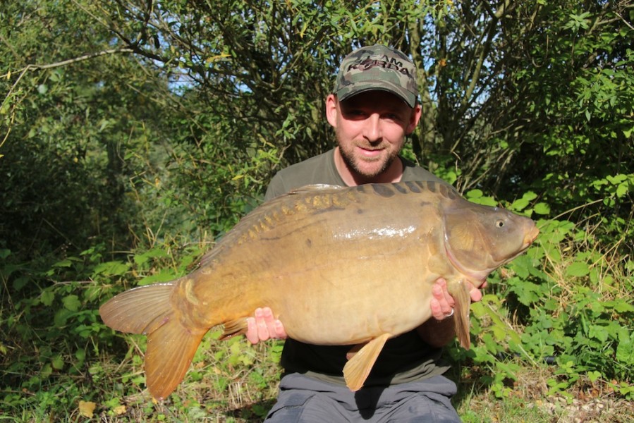 Damian with a 29.03lb mirror