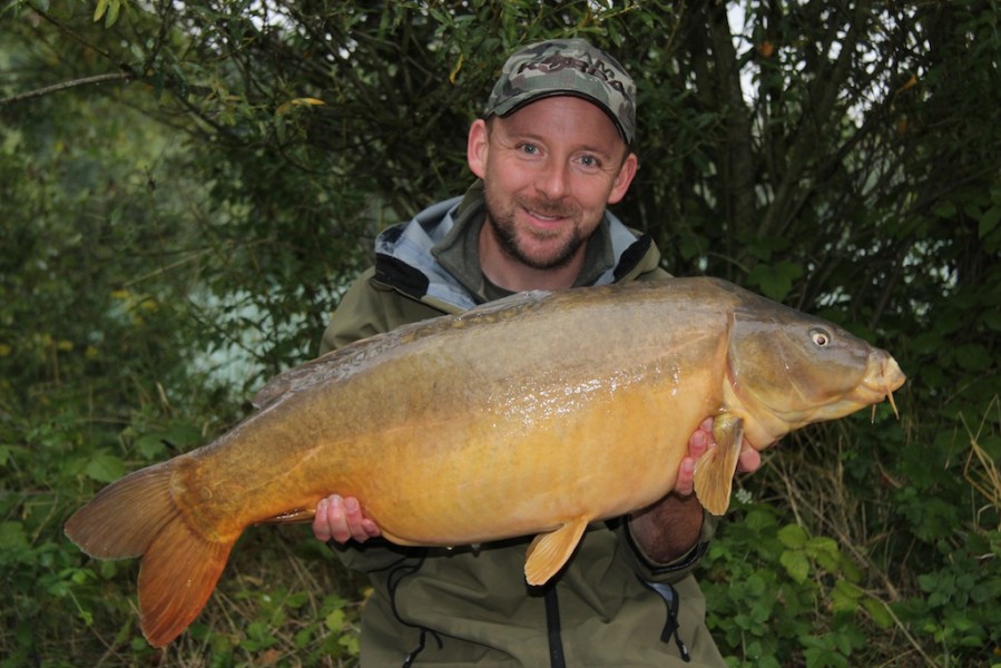 Damian with a 31.03lb mirror