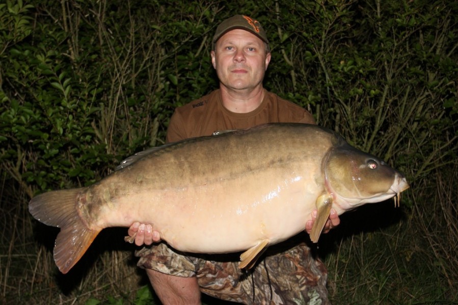 Wayne with the bearded lady 55lb