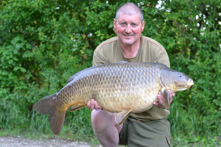 Dave with a 37.00lb common