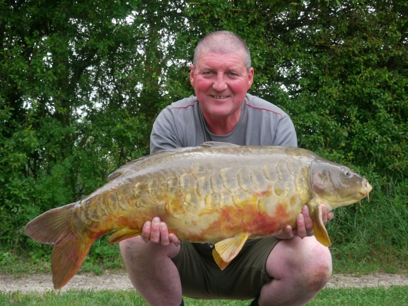 Dave with  26.6lb mirror
