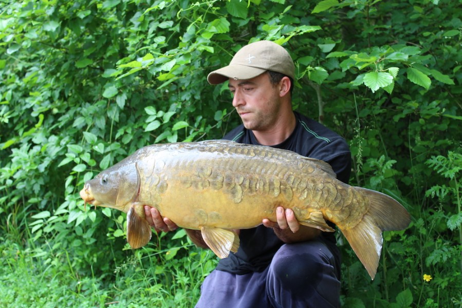 Paul with his 24lb mirror from Co's point