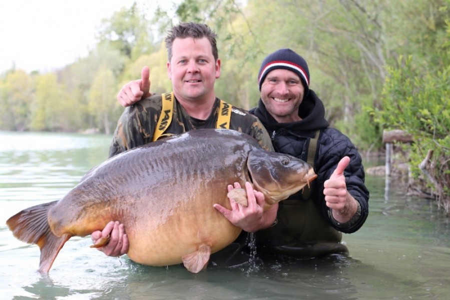 A special moment to share with your mate....priceless. What a great trip.