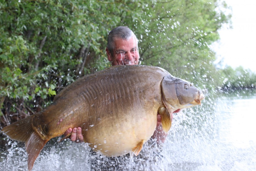 Andy Curtis celebrating his new PB, Ziggy Stardust at 63lb 8oz