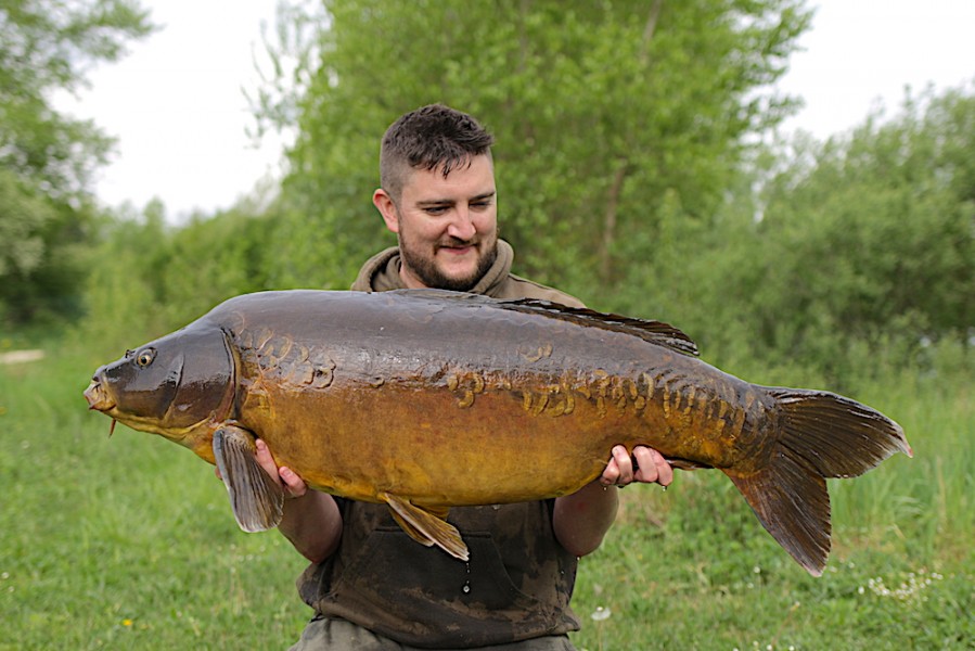 Lee Flynn, 37lb 4oz, Pole Position, 21.4.18