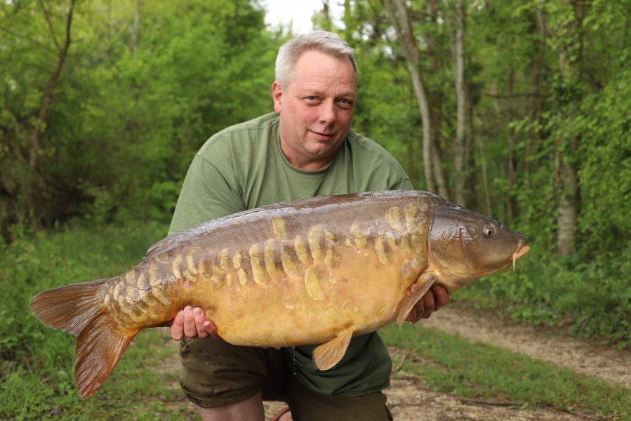Tony Walker, 44lb, Big Southerly, 28.4.18