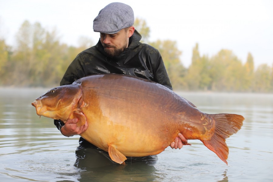 Morten Petersen with The Queen of the Pond at 81lb.