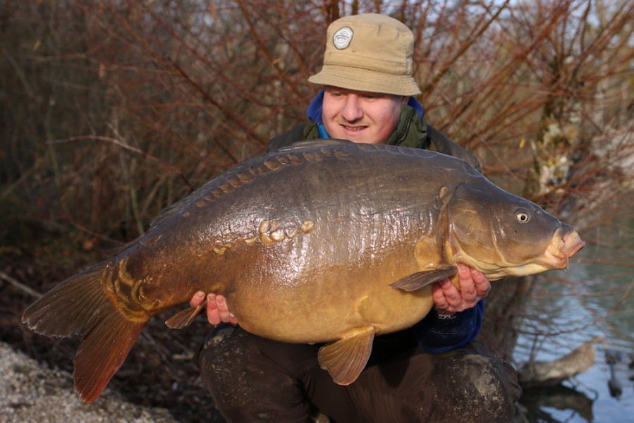 Steve Bartlett with Kling-on at 40lb 4oz from Co's Point, 22.12.18