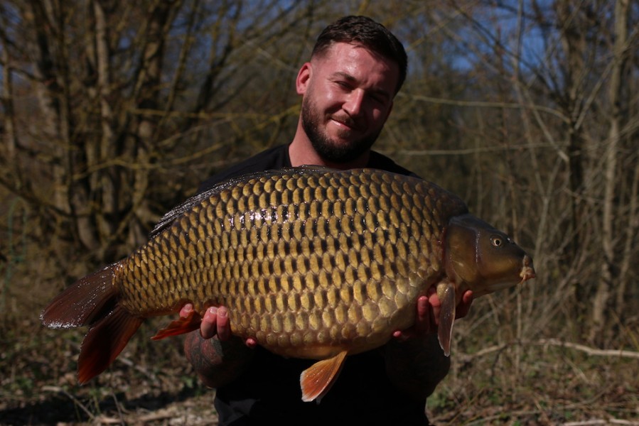 Luke Cornelius with Skinfade at 29lb 8oz Co's Point 30.03.2019