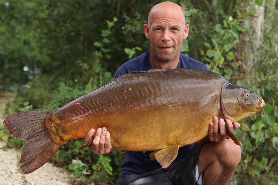 Steve Daynes with Short Drosal  at 37lb from Bobs Beach 03.08.2019