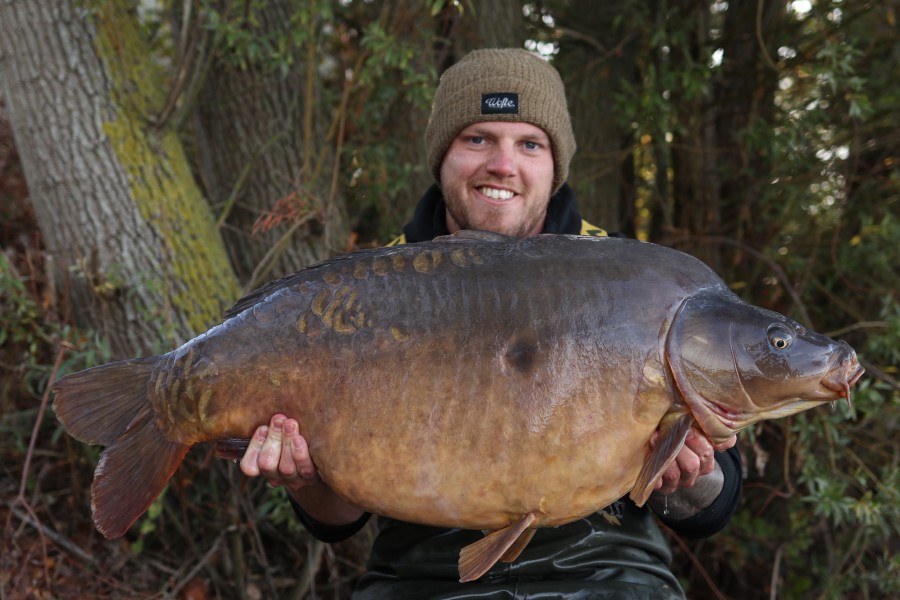 Jack with Broady's Mirror at 48lb 28.9.2019 Alamo
