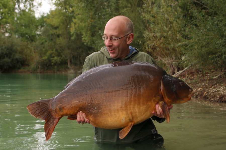 Here she is, the queen of the lake, "Fudgy's" at 80lb caught by Jeff Maskell........