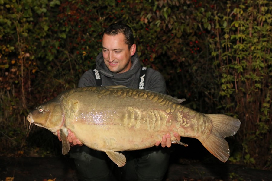 "Buzz's Half Linear" turned the scales to 40lb 8oz for Darko Ilic!.........