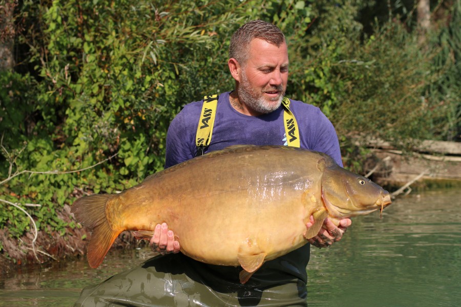 Dean with "Well Hung" at an impressive 50lb 12oz.........