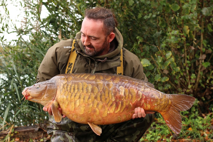 "King Fully" what a capture for Chris......42lb 8oz..........