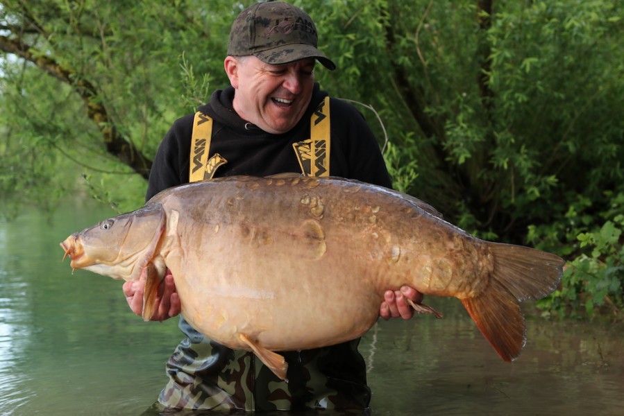 Harvey Claydon with Broady's Mirror at 52lb smashing his Pb