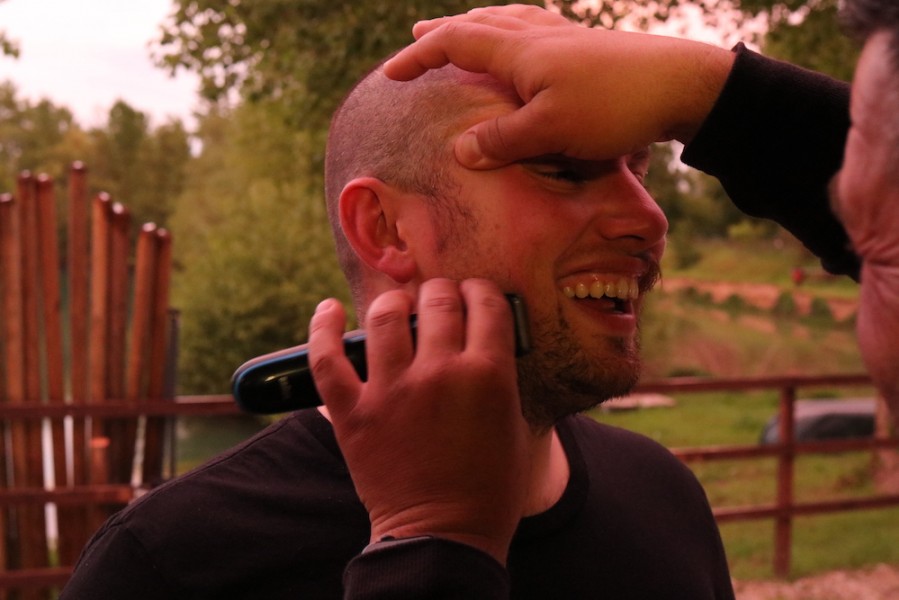 Jonesy giving Fred half a trim!!