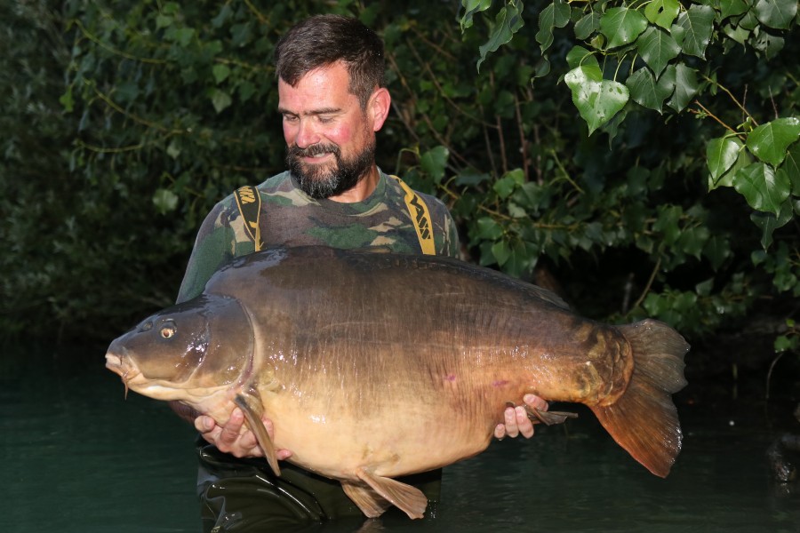 I wonder why this fish is called "Shoulders" hmmmmm Greg Jones knows though check her out........