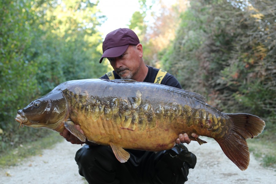 What a fish!!! "The Grey Plated" at 46lb 4oz for Carlos......