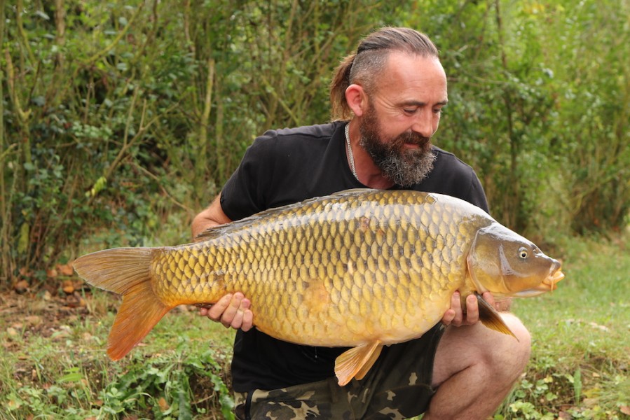 Chris Clarke with Kool Carp @ 35lb