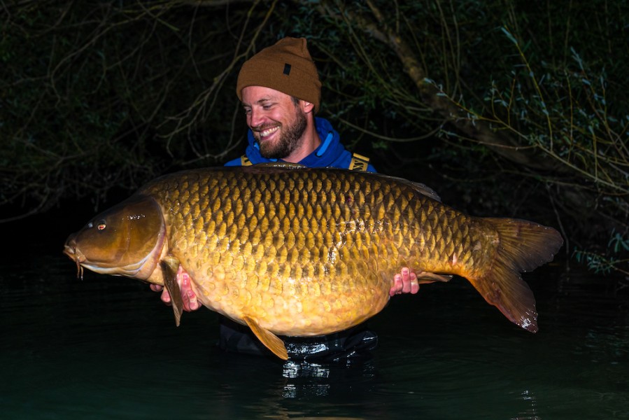 Julien with "Cut Tail Common" which had been missing for 2 years !!!..........69lb 12oz