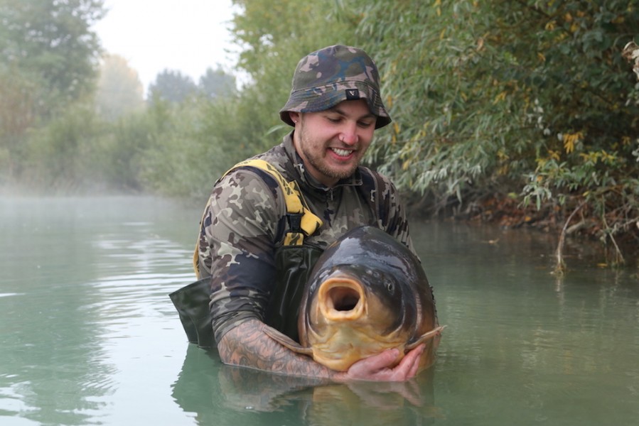 look at the mouth on that fish!!!!!