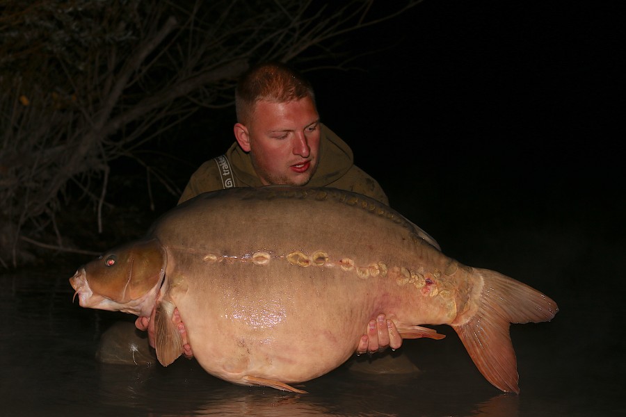 "The Dustbin" back up in weight and looking solid crazy to think this fish is only 10 years old big things to come!