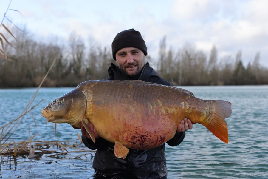 Tom With Sashquach at 52lb 4oz