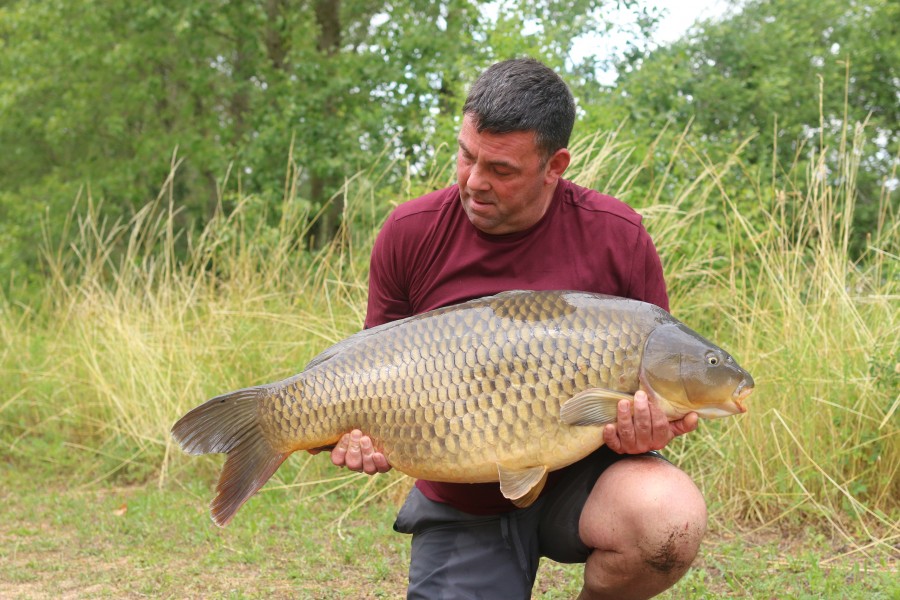 Chris with the Woods Common at 43lb 6oz