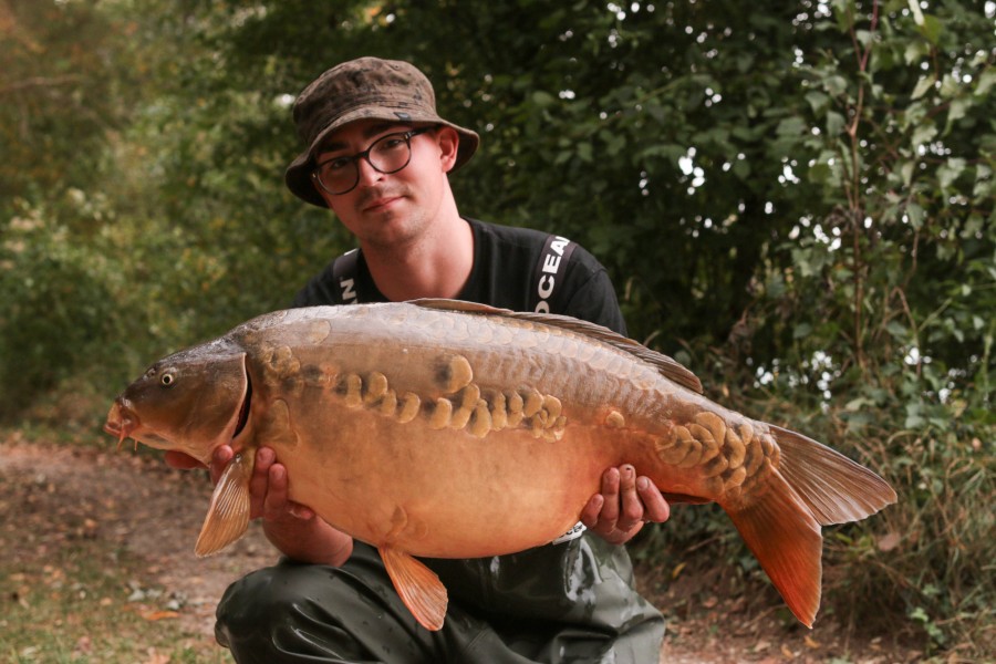 Patch Lin weighing 28lb for Callum in Big Southerly