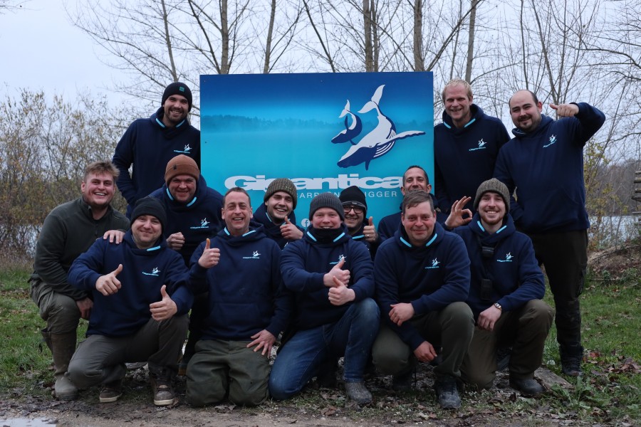 Team photo with the boys in the Gigantica merch.