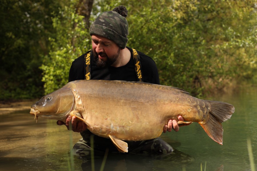 Dan with Slate Grey at 57lb 6oz