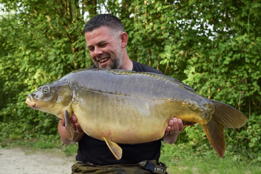 Carlos for Jonesy in Co's, 45lb 8oz
