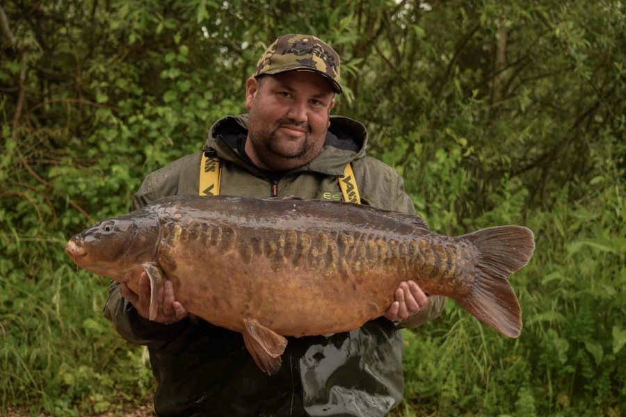 The lovely Maddy at 40lb 14oz for Scott in Traz