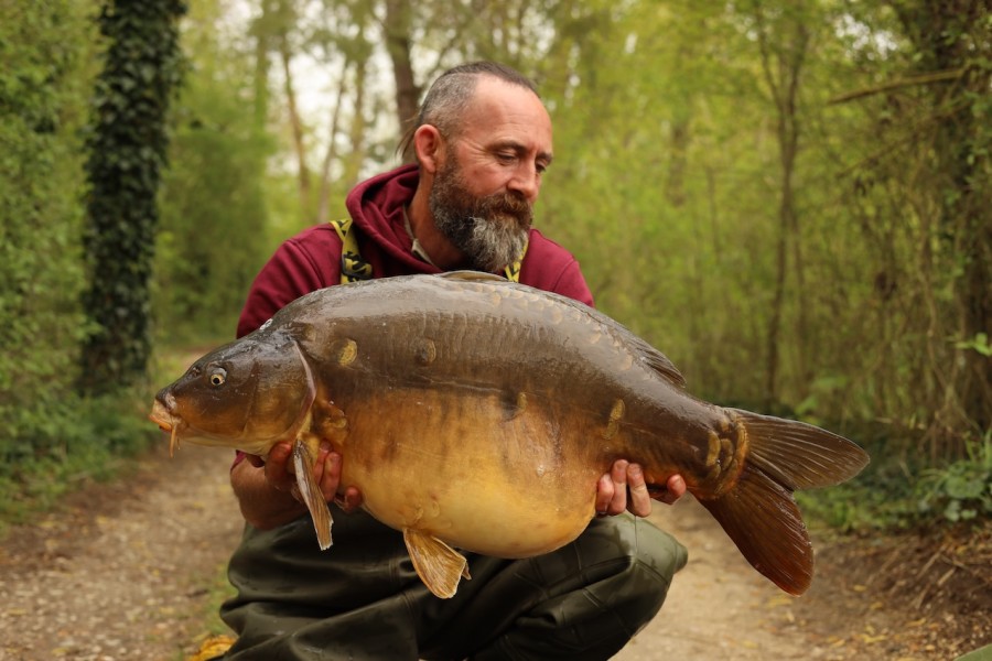 Chris Clarke with 4 Scale 32lb 6oz