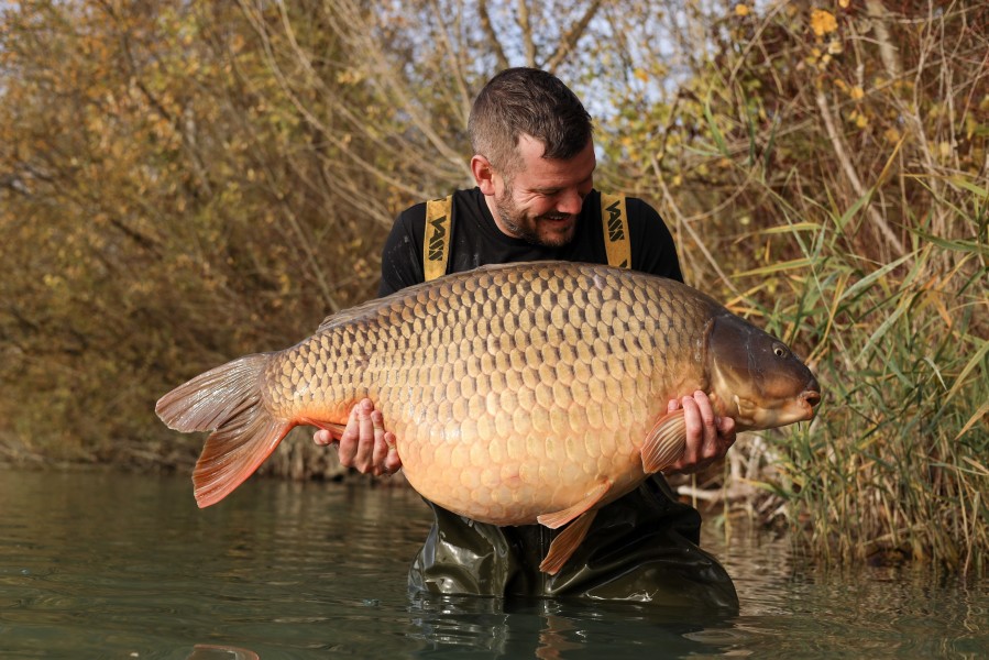 Jake with our biggest "stockie' - Lashes 69lb